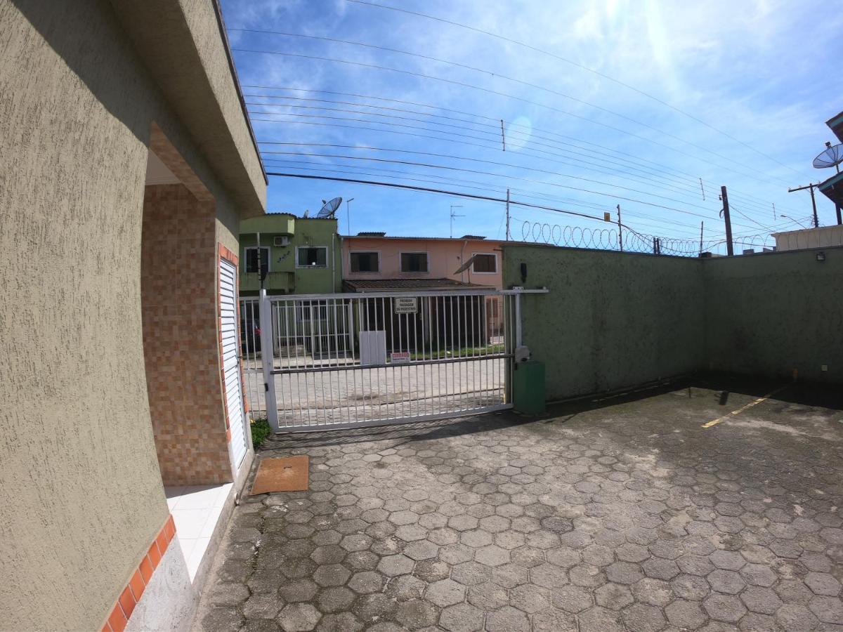 Apto Pertinho Da Praia - Lindo E Equipado! Internet 400Mb E 3 Tvs - Completo! Tv A Cabo ウバトゥバ エクステリア 写真